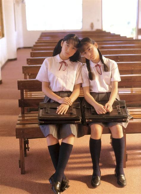《Pure Girl Duo》是一本经典的双人少女写真集|写真集|奈良|少女时代_新浪新闻