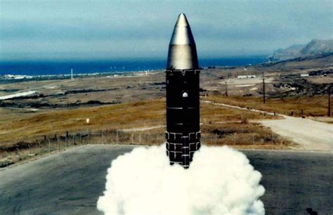 重磅！东风51真来了：下一代液体洲际弹道导弹首次公开曝光|撒旦|弹道导弹|东风_新浪新闻