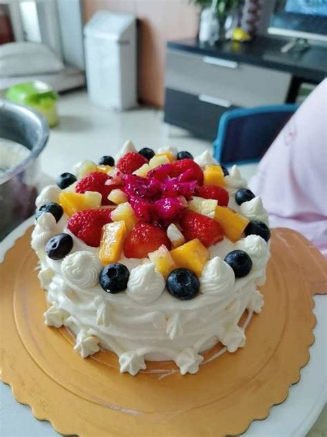 奶油霜裱花生日蛋糕----做一个简单有漂亮的生日蛋糕_裱花生日蛋糕_小厨飘香的日志_美食天下