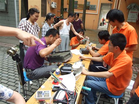 电子系小家电义务维修暑期社会实践队走进街道社区开展实践服务活动