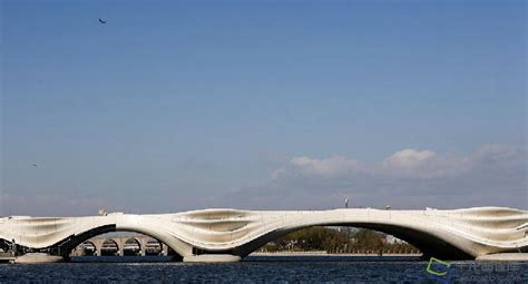 北京城市副中心景观大桥流水造型如艺术品-上游新闻 汇聚向上的力量