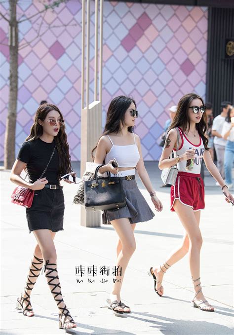 长腿甜美女生头像图片