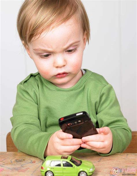 没完没@孩子玩手机上瘾，父母怎么管教也不听？让孩子从生活中改变更有效|生活|管教】_傻大方