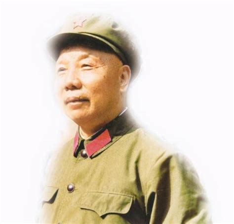 1955年授衔，我军最年轻的上将、中将、少将分别是谁_萧华_总政治部_山东