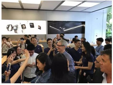 中国魅力：库克来“玩几天”，苹果就赚了1200亿