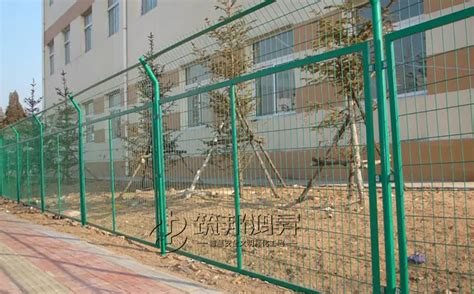 绿植院子围栏-绿地围网-包塑铁丝隔离网-淮安护栏网厂