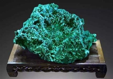 稀土磁铁矿石（氟碳铈矿）_Rare-earth Magnetite Ore(Bastnaesite)_国家岩矿化石标本资源共享平台