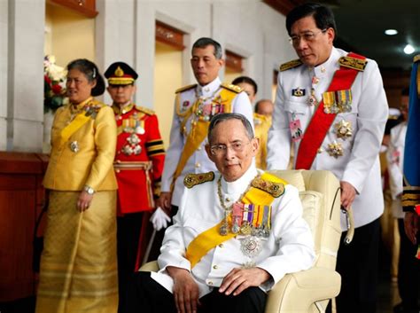 泰国国王普密蓬去世 终年88岁_凤凰资讯