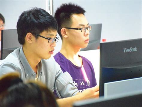 深圳web前端的前景及工资