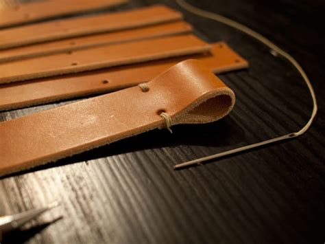 用木板和皮革手工DIY制作杂志架的步骤图解╭★肉丁网