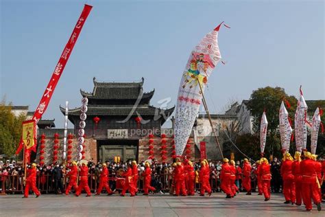 安徽歙县：民俗展演迎新春-人民图片网