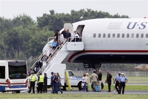 全美航空客机受爆炸物威胁 安全降落(图)|炸弹|航班|备降_新浪航空