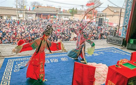 3月14日，稷山县蒲剧团在翟店镇太宁村舞台演出新编历史剧《小宴》《芦花》折子戏。