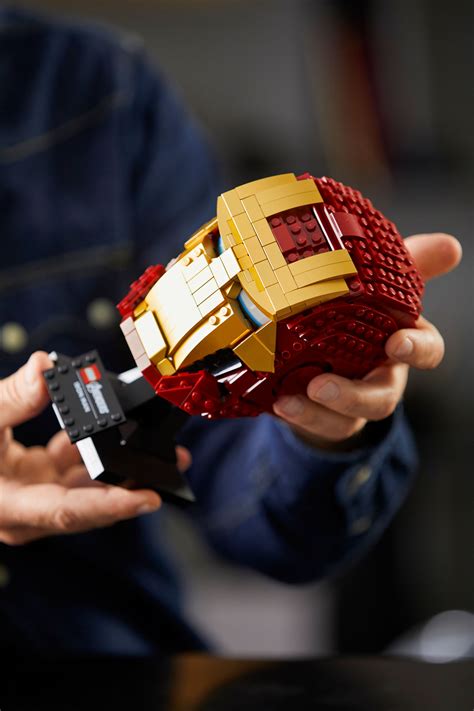Review: LEGO 76165 Iron Man Helmet - Jay