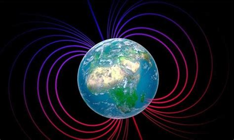 百年来地磁减弱10%，迹象表明处在翻转前夕，对人类影响大吗？|地磁|地球|磁场_新浪新闻