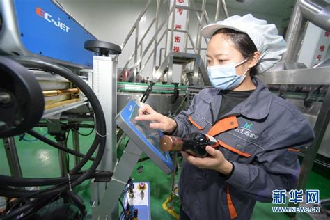 贵州丹寨：装备制造企业赶订单生产忙-人民图片网