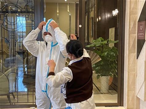 温江卫健：加强专业化防疫培训 确保隔离酒店工作人员零感染