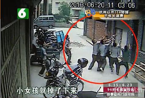昨天一群快递员徒手接住一个从五楼摔下来的2岁小女孩~！！-幼儿期(1-3岁)-孩爸孩妈聊天室-杭州19楼