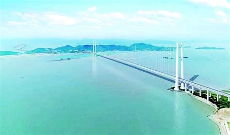 金陵晚报数字报-国内最大跨度跨海桥 进入海上主塔施工阶段