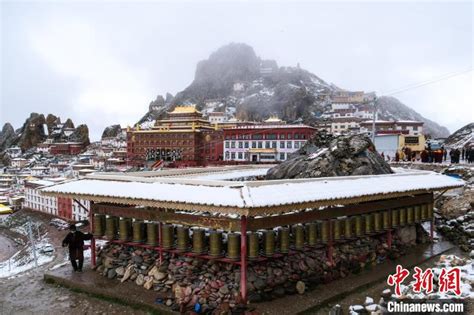 西藏丁青县孜珠寺风景壮观秀丽