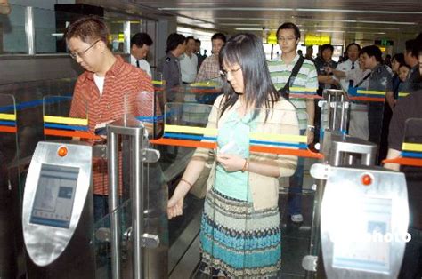 香港"e道"开通两天2万人 内地旅客称赞 - 香港自由行
