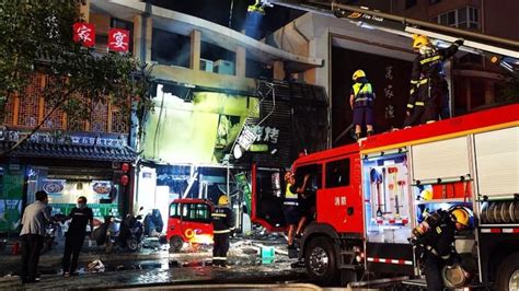 中午12点，重庆武隆一食堂突发爆炸，已救出15人，其中6人死亡 | 每经网