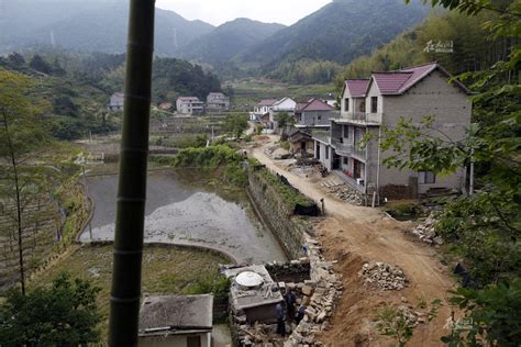 《在人间》第88期：光棍村的期盼_凤凰网