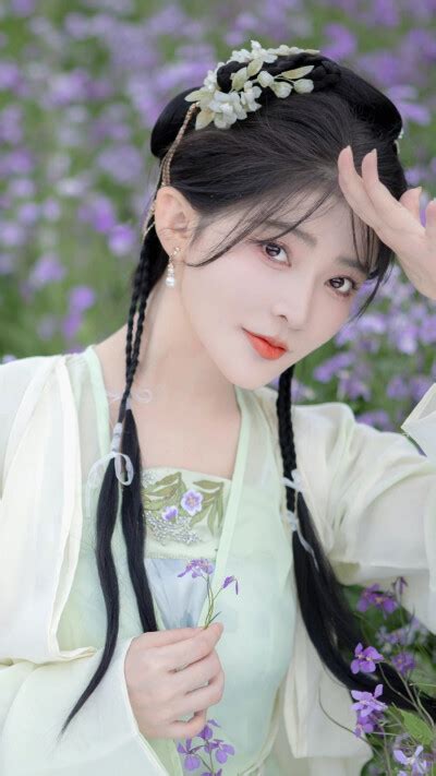 杨伊墨图片