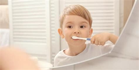 小孩跟刷牙有仇吗?反应神雷同,习惯敏感期5个方法培养好习惯|刷牙|好习惯|牙齿_新浪新闻