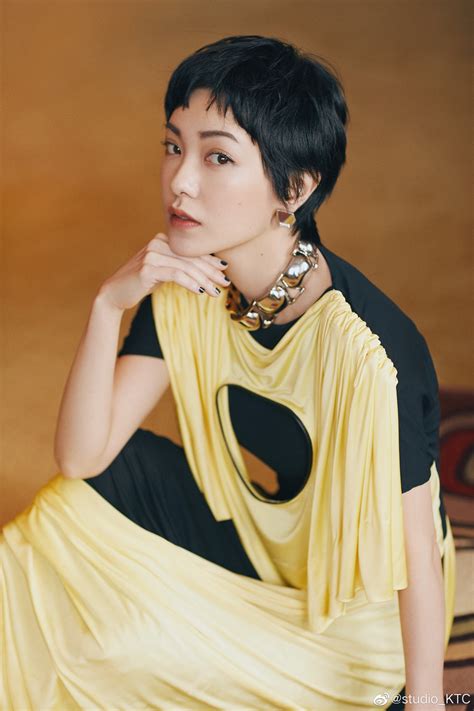 郭采洁妆容甜美女生头像