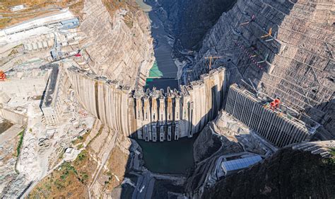 世界在建最大水电站白鹤滩水电站建设如火如荼
