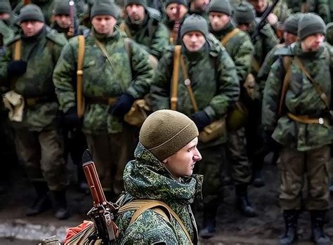 乌军称俄军士气低落，合同兵想欺负动员兵，被老前辈打得到处跑