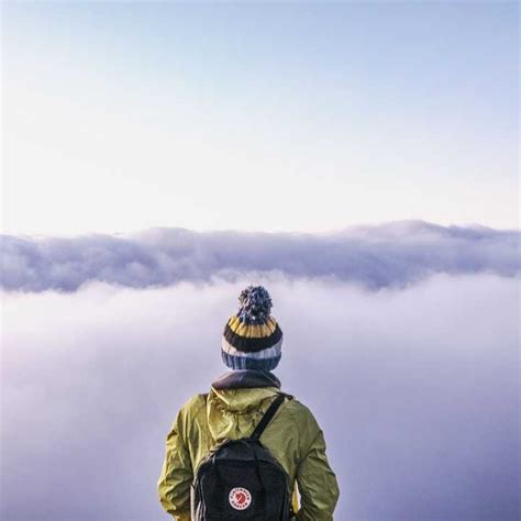 独自一人的图片