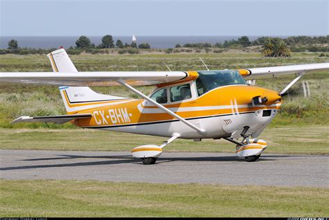 Cessna 182P Skylane, Single-engine four-seat fixed tricycle-gear high ...
