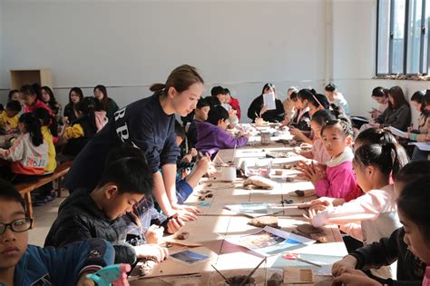 美术老师暑期也上培训班 晋江老师学民间绘画 - 科教文卫 - 东南网泉州频道