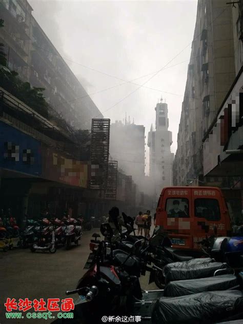 江西新余城南某商铺突发火灾 现场浓烟四起 黑了一条街！_社会_长沙社区通