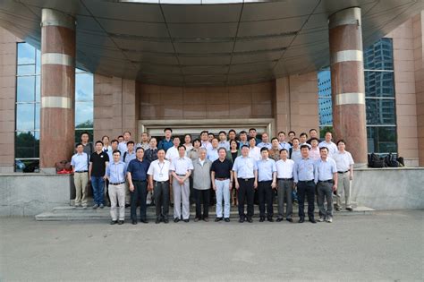 国家发改委调研组到长春光机所考察----中国科学院长春光学精密机械与物理研究所