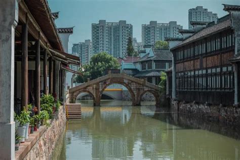 江南最美的水乡风情，无锡古运河，由“一环一弄堂”组成