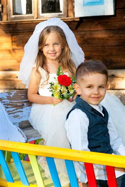 孩子的婚礼图片-婚礼后孩子们情侣素材-高清图片-摄影照片-寻图免费打包下载