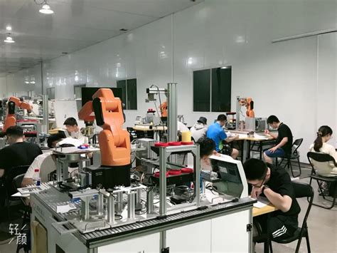 哈尔滨工业大学走进犀灵机器人，体验工业机器人生产实习