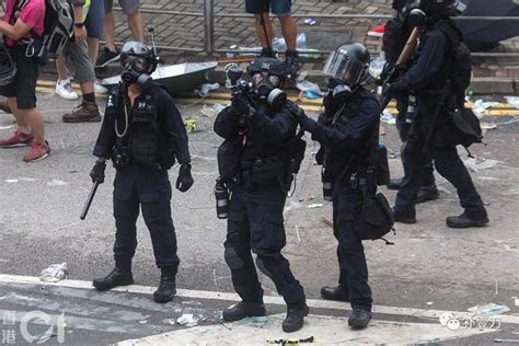“我支持香港警察，你们可以打我了！”_澎湃号·政务_澎湃新闻-The Paper