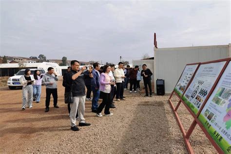 红河州供销社到麒麟区茨营镇杨家村考察参观姬松茸种植基地 - 县区动态 - 曲靖市人民政府门户网