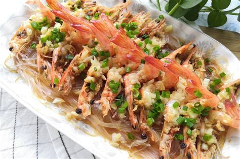 家常菜“油焖大虾”的做法，色泽红亮，口味鲜甜，真的很好吃_凤凰网视频_凤凰网