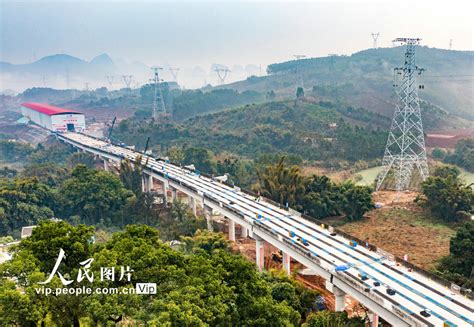广西贺州：高速公路建设忙--图片频道--人民网
