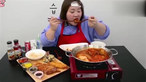 大胃王胖妞吃肉炖泡菜，吃这么多，怪不得会长的这么胖！_腾讯视频