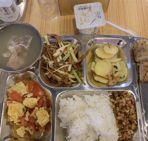 广州珠江新城员工工作餐配送案例,日送800份快餐-旺记餐饮