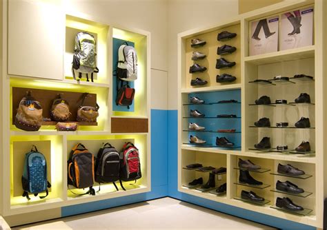 现代女性鞋履和手袋店装饰与阿里巴巴专卖店展柜设计效果图