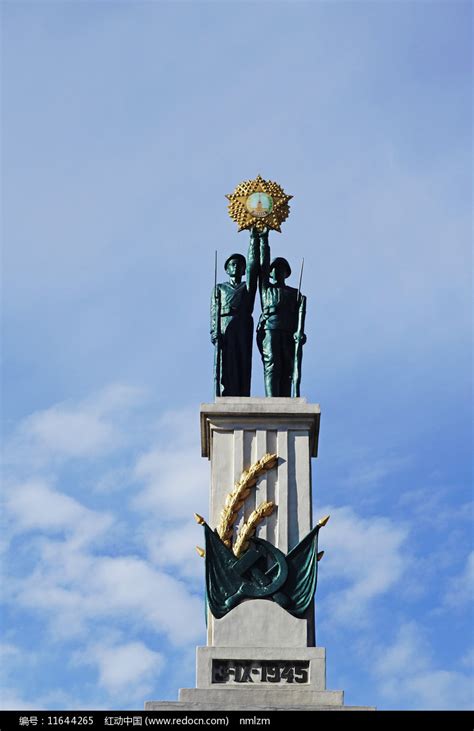 哈尔滨苏军烈士纪念碑雕塑高清图片下载_红动中国