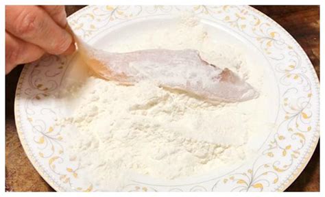 炸鱼时，挂糊用面粉还是淀粉？都不对，记住挂糊的方法，酥香鲜嫩|白条|淀粉|小鱼_新浪新闻