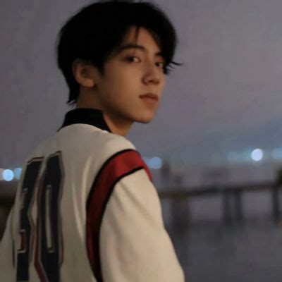 非主流男生头像真人阳光